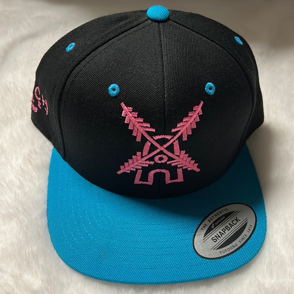 Snap back